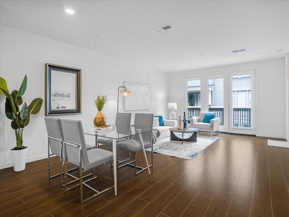 Detail Gallery Image 12 of 73 For 813 Galt Ter #3,  Sunnyvale,  CA 94085 - 3 Beds | 3/1 Baths