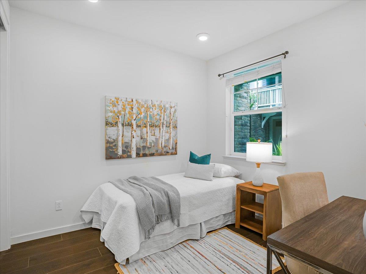 Detail Gallery Image 21 of 73 For 813 Galt Ter #3,  Sunnyvale,  CA 94085 - 3 Beds | 3/1 Baths