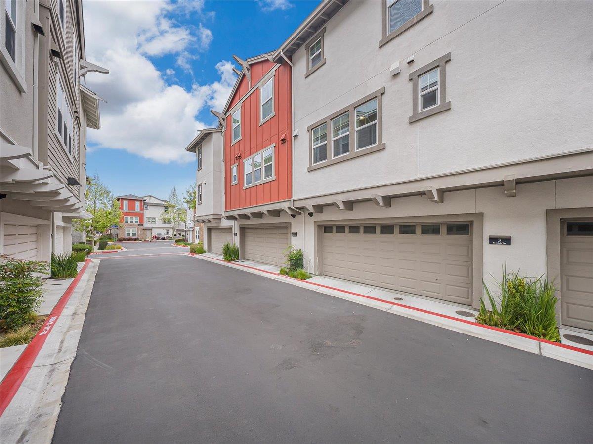 Detail Gallery Image 59 of 73 For 813 Galt Ter #3,  Sunnyvale,  CA 94085 - 3 Beds | 3/1 Baths