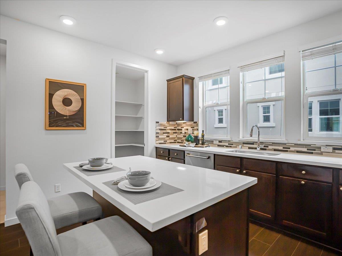 Detail Gallery Image 6 of 73 For 813 Galt Ter #3,  Sunnyvale,  CA 94085 - 3 Beds | 3/1 Baths