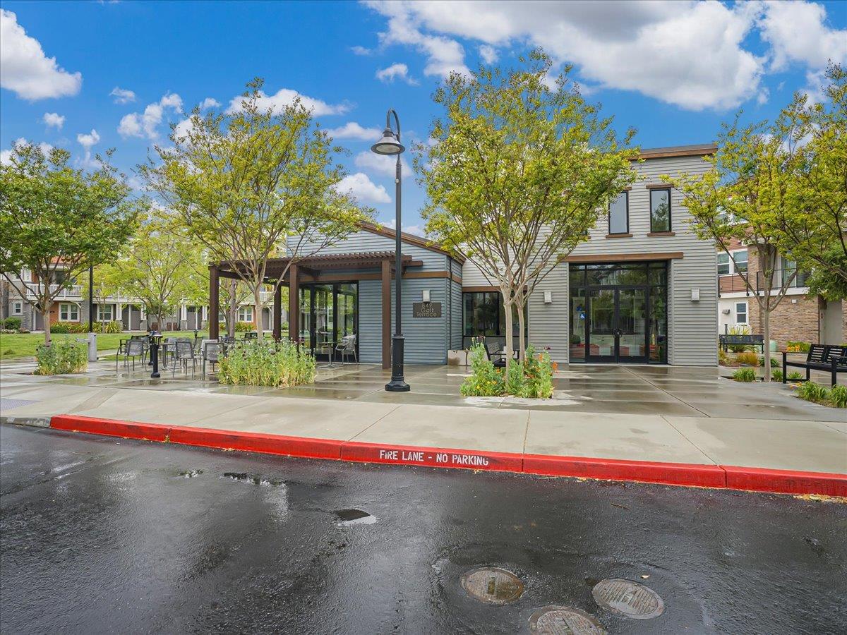 Detail Gallery Image 63 of 73 For 813 Galt Ter #3,  Sunnyvale,  CA 94085 - 3 Beds | 3/1 Baths