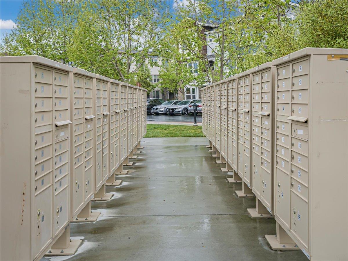 Detail Gallery Image 65 of 73 For 813 Galt Ter #3,  Sunnyvale,  CA 94085 - 3 Beds | 3/1 Baths
