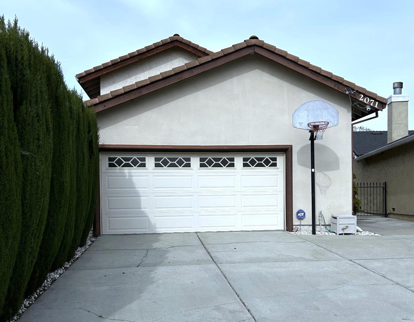Detail Gallery Image 1 of 35 For 2071 Sunset View Pl, San Jose,  CA 95116 - 4 Beds | 2/1 Baths