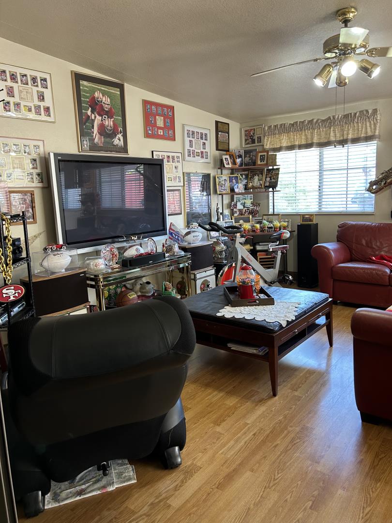 Detail Gallery Image 12 of 35 For 2071 Sunset View Pl, San Jose,  CA 95116 - 4 Beds | 2/1 Baths