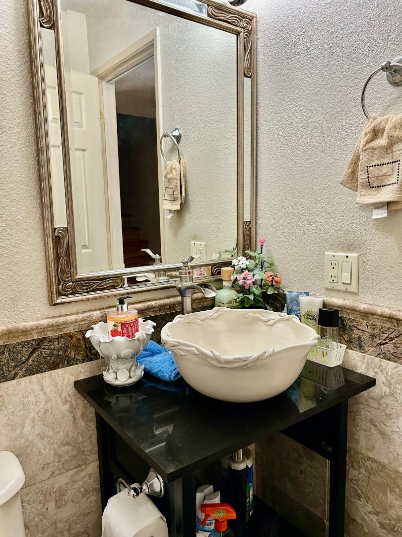 Detail Gallery Image 14 of 35 For 2071 Sunset View Pl, San Jose,  CA 95116 - 4 Beds | 2/1 Baths