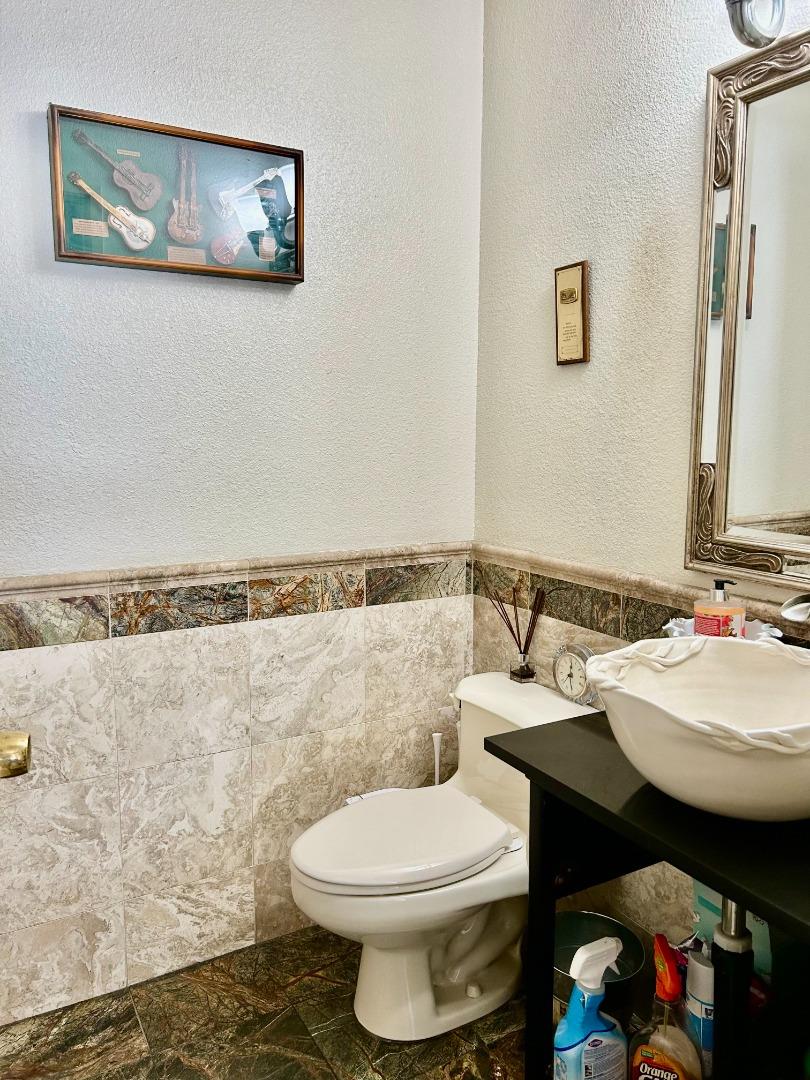 Detail Gallery Image 15 of 35 For 2071 Sunset View Pl, San Jose,  CA 95116 - 4 Beds | 2/1 Baths