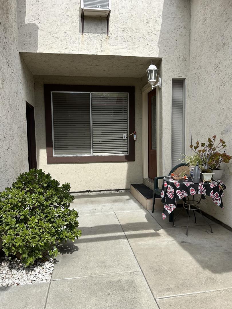 Detail Gallery Image 3 of 35 For 2071 Sunset View Pl, San Jose,  CA 95116 - 4 Beds | 2/1 Baths