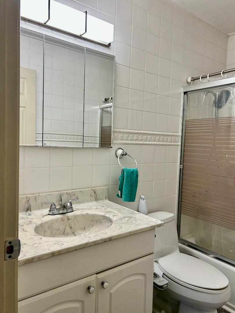 Detail Gallery Image 32 of 35 For 2071 Sunset View Pl, San Jose,  CA 95116 - 4 Beds | 2/1 Baths