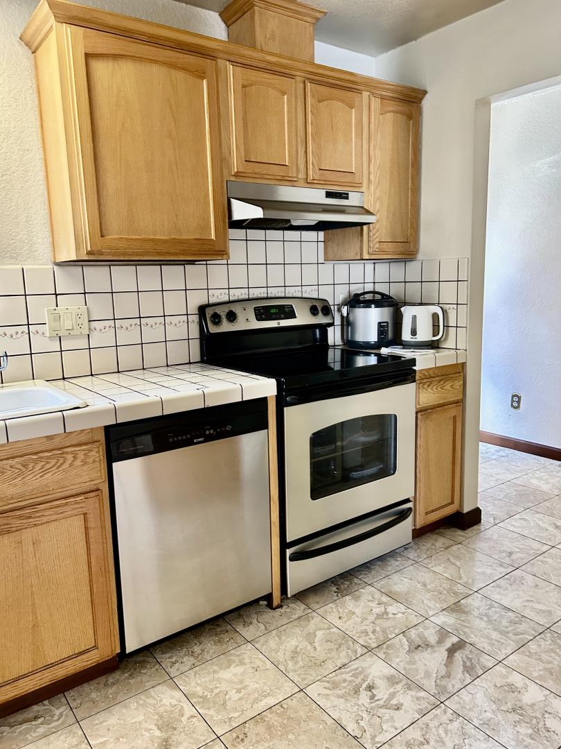 Detail Gallery Image 5 of 35 For 2071 Sunset View Pl, San Jose,  CA 95116 - 4 Beds | 2/1 Baths