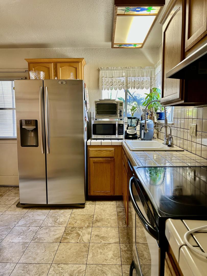 Detail Gallery Image 6 of 35 For 2071 Sunset View Pl, San Jose,  CA 95116 - 4 Beds | 2/1 Baths