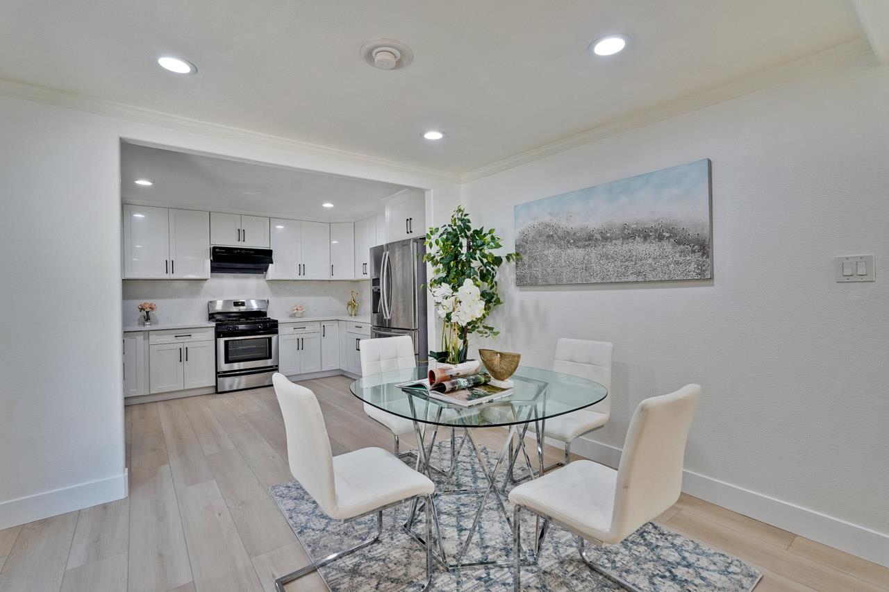 Detail Gallery Image 11 of 52 For 764 4th Ave, Redwood City,  CA 94063 - 5 Beds | 3 Baths