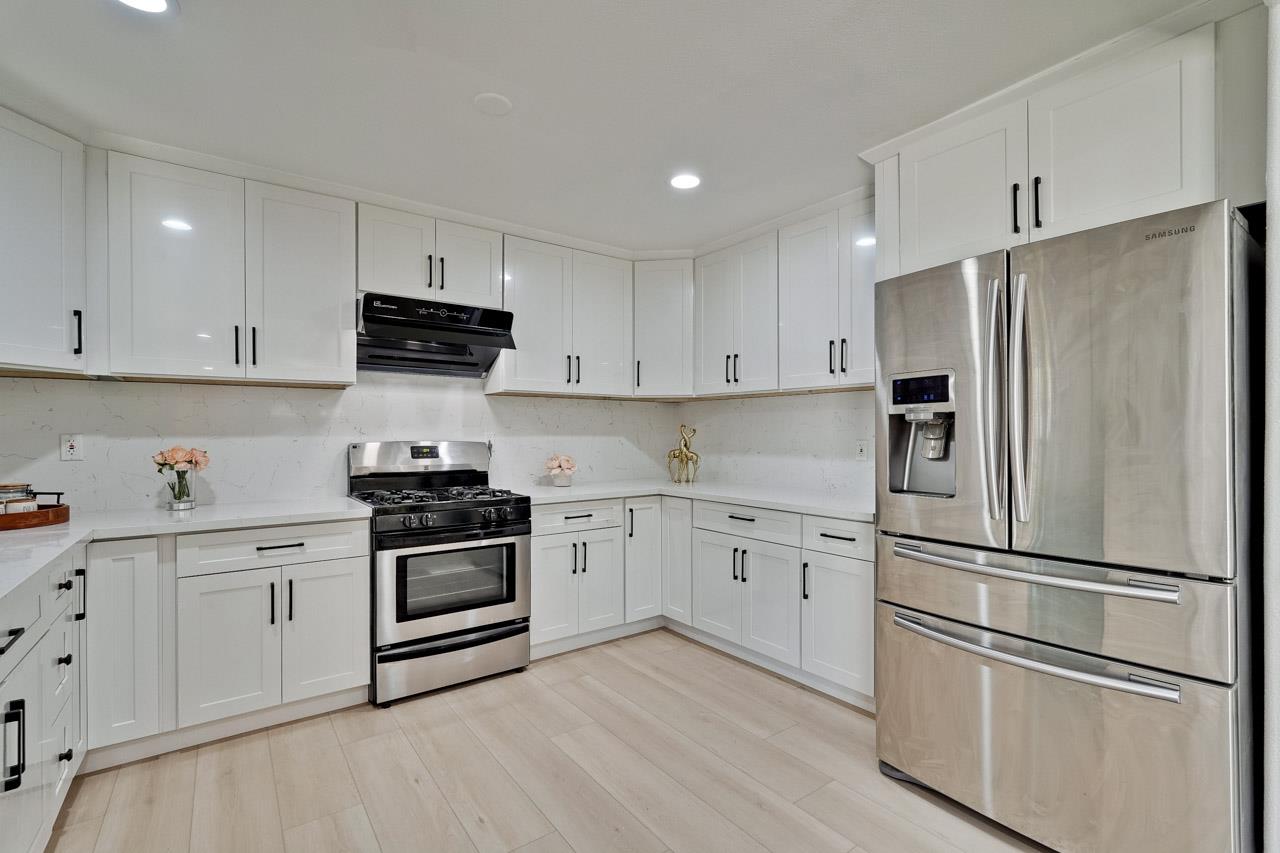 Detail Gallery Image 12 of 52 For 764 4th Ave, Redwood City,  CA 94063 - 5 Beds | 3 Baths