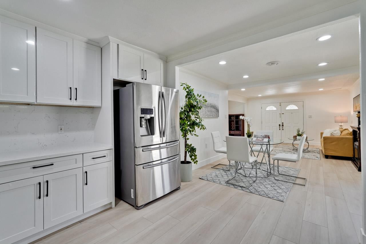 Detail Gallery Image 13 of 52 For 764 4th Ave, Redwood City,  CA 94063 - 5 Beds | 3 Baths