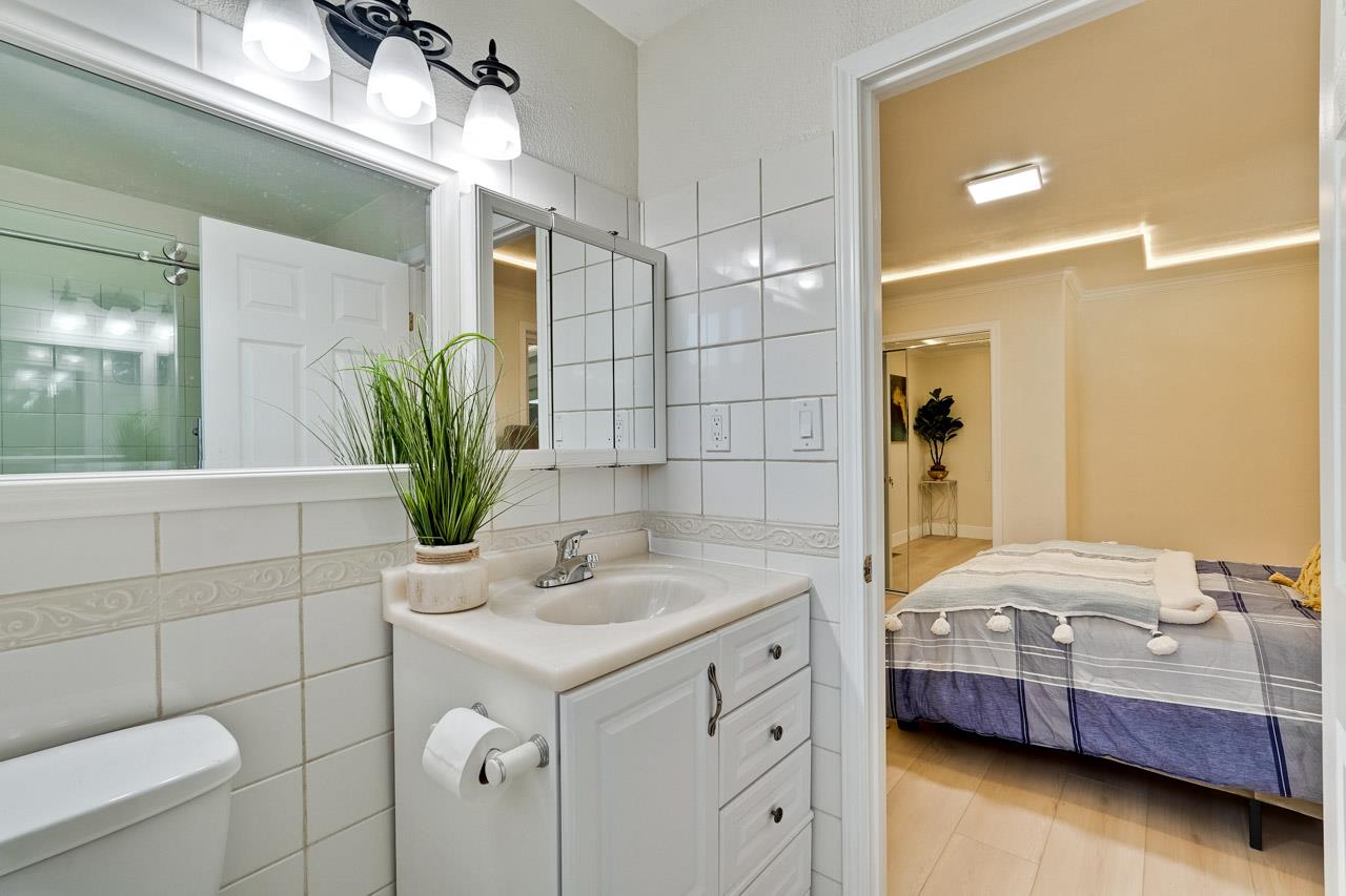 Detail Gallery Image 24 of 52 For 764 4th Ave, Redwood City,  CA 94063 - 5 Beds | 3 Baths
