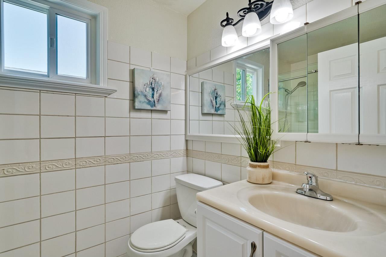 Detail Gallery Image 25 of 52 For 764 4th Ave, Redwood City,  CA 94063 - 5 Beds | 3 Baths