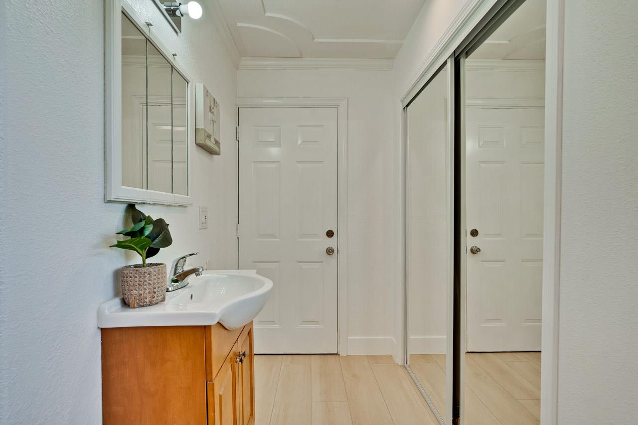 Detail Gallery Image 33 of 52 For 764 4th Ave, Redwood City,  CA 94063 - 5 Beds | 3 Baths