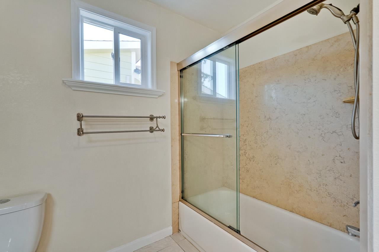 Detail Gallery Image 39 of 52 For 764 4th Ave, Redwood City,  CA 94063 - 5 Beds | 3 Baths