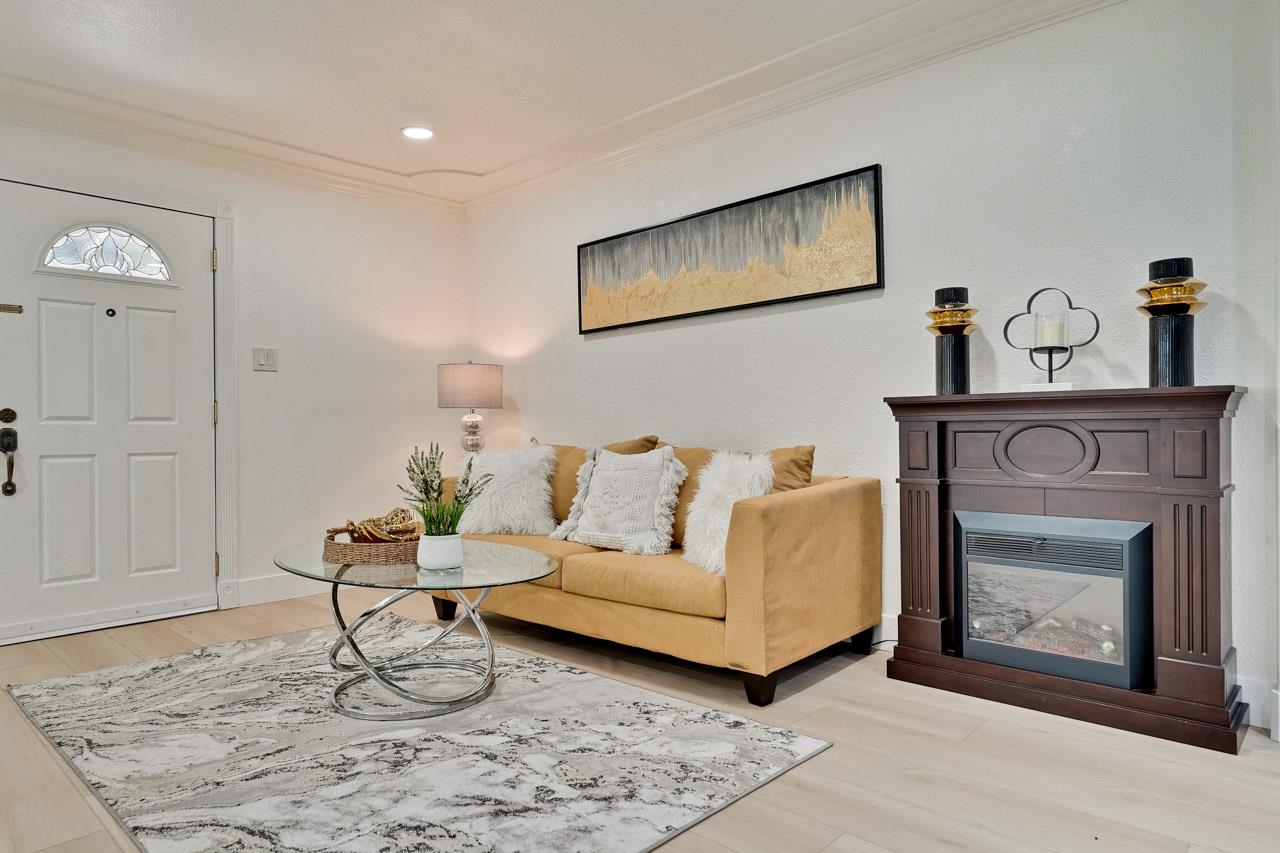 Detail Gallery Image 4 of 52 For 764 4th Ave, Redwood City,  CA 94063 - 5 Beds | 3 Baths