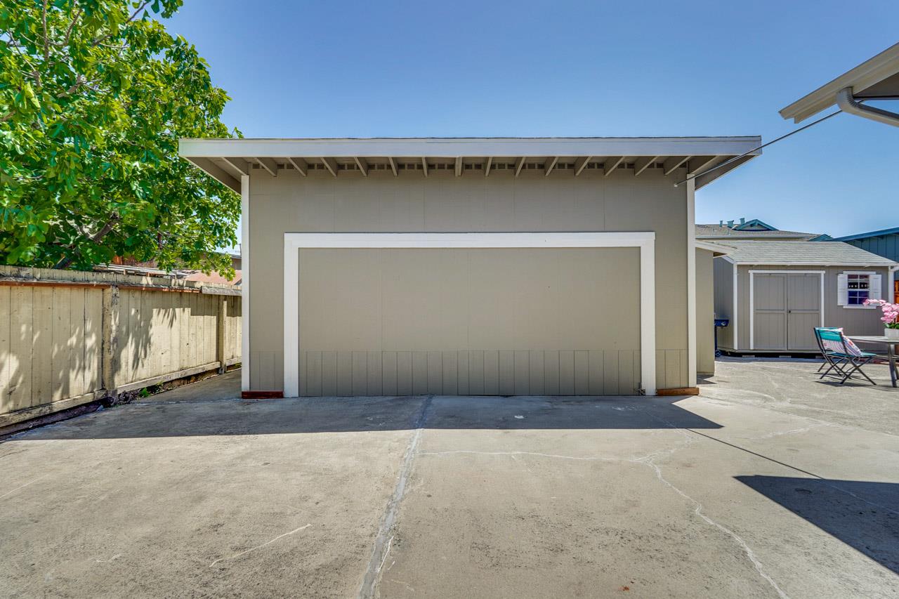 Detail Gallery Image 41 of 52 For 764 4th Ave, Redwood City,  CA 94063 - 5 Beds | 3 Baths