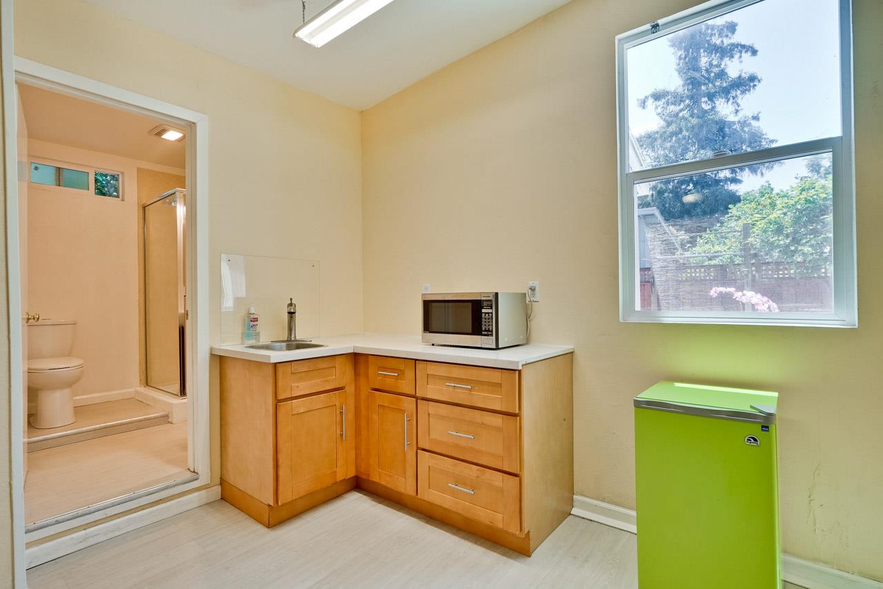 Detail Gallery Image 45 of 52 For 764 4th Ave, Redwood City,  CA 94063 - 5 Beds | 3 Baths