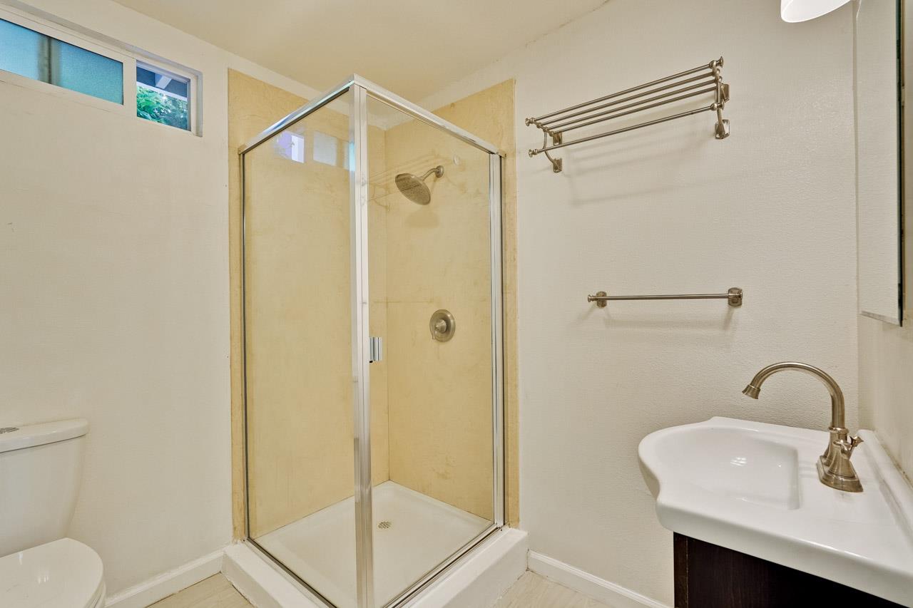 Detail Gallery Image 48 of 52 For 764 4th Ave, Redwood City,  CA 94063 - 5 Beds | 3 Baths