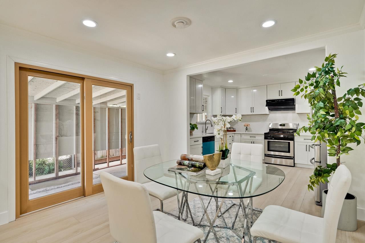 Detail Gallery Image 8 of 52 For 764 4th Ave, Redwood City,  CA 94063 - 5 Beds | 3 Baths