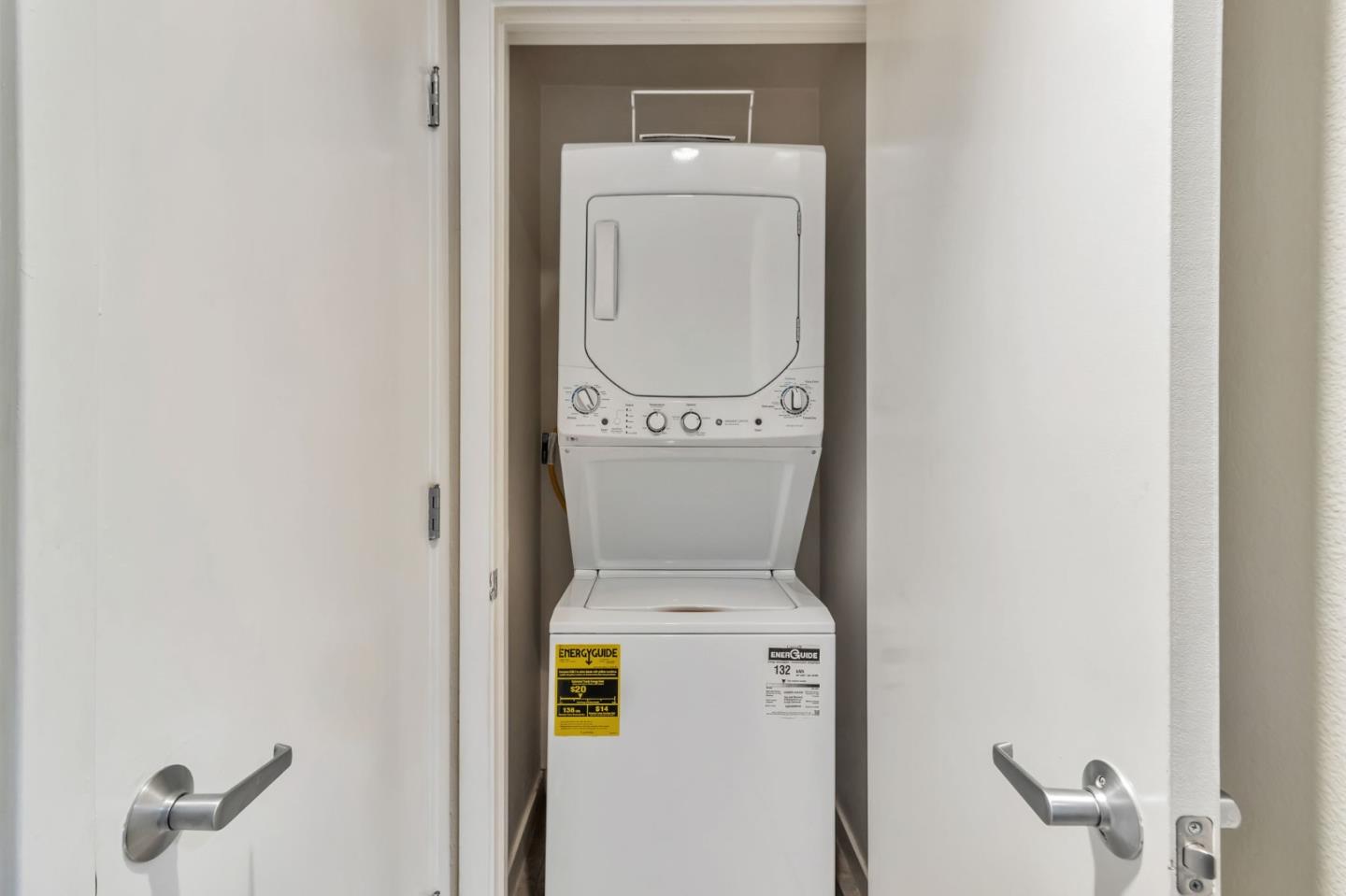 Detail Gallery Image 18 of 21 For 2925 Glascock St, Oakland,  CA 94601 - 2 Beds | 2 Baths