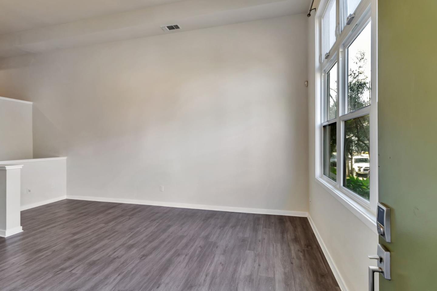 Detail Gallery Image 5 of 21 For 2925 Glascock St, Oakland,  CA 94601 - 2 Beds | 2 Baths