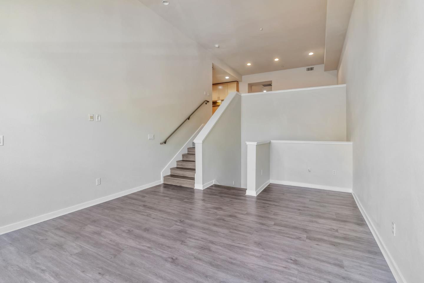 Detail Gallery Image 7 of 21 For 2925 Glascock St, Oakland,  CA 94601 - 2 Beds | 2 Baths
