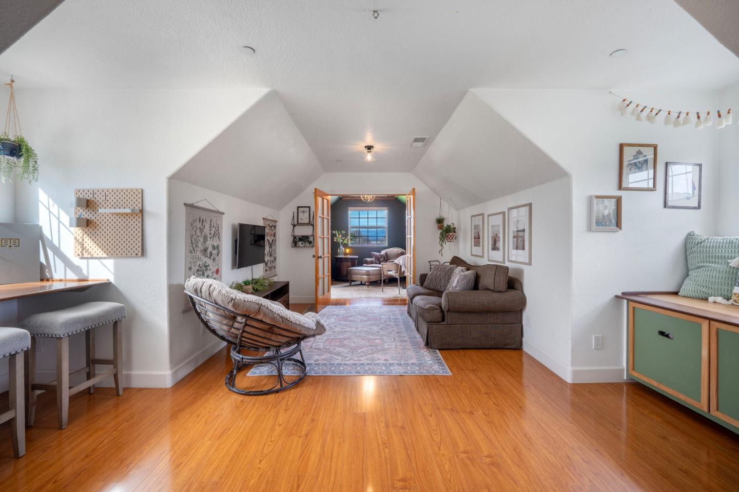 Detail Gallery Image 15 of 40 For 2760 Leavesley Rd, Gilroy,  CA 95020 - 5 Beds | 3/1 Baths