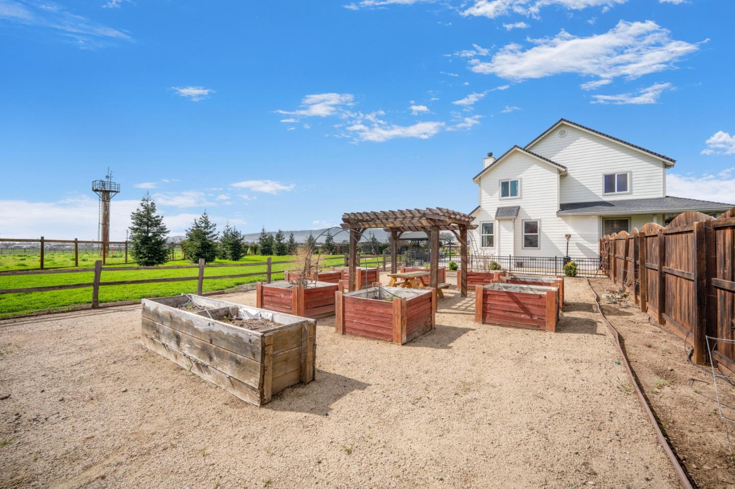 Detail Gallery Image 30 of 40 For 2760 Leavesley Rd, Gilroy,  CA 95020 - 5 Beds | 3/1 Baths