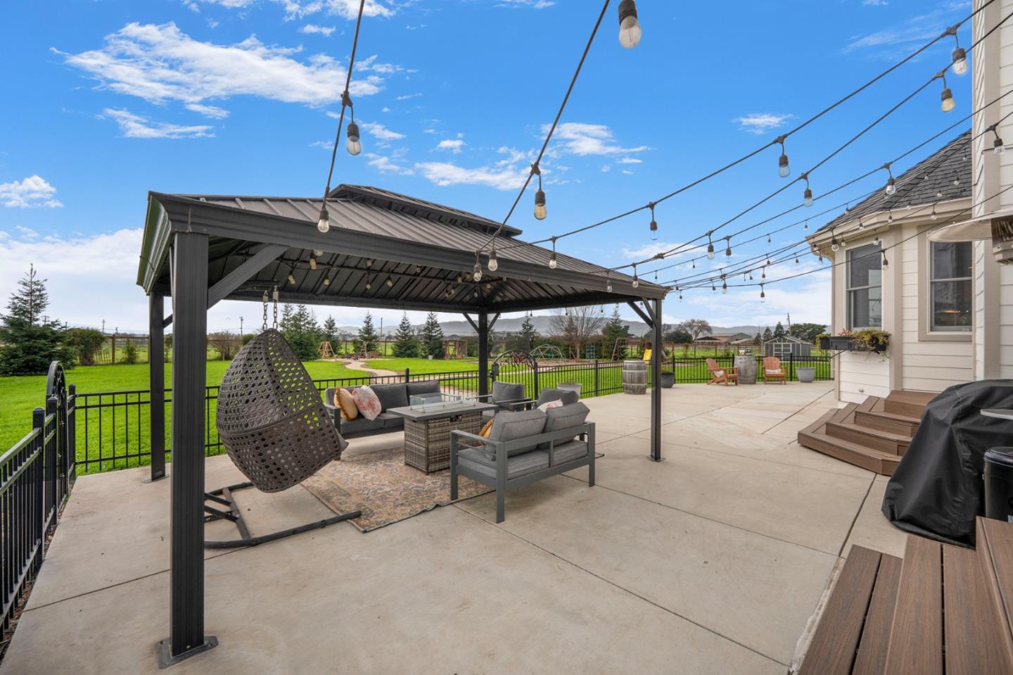 Detail Gallery Image 31 of 40 For 2760 Leavesley Rd, Gilroy,  CA 95020 - 5 Beds | 3/1 Baths