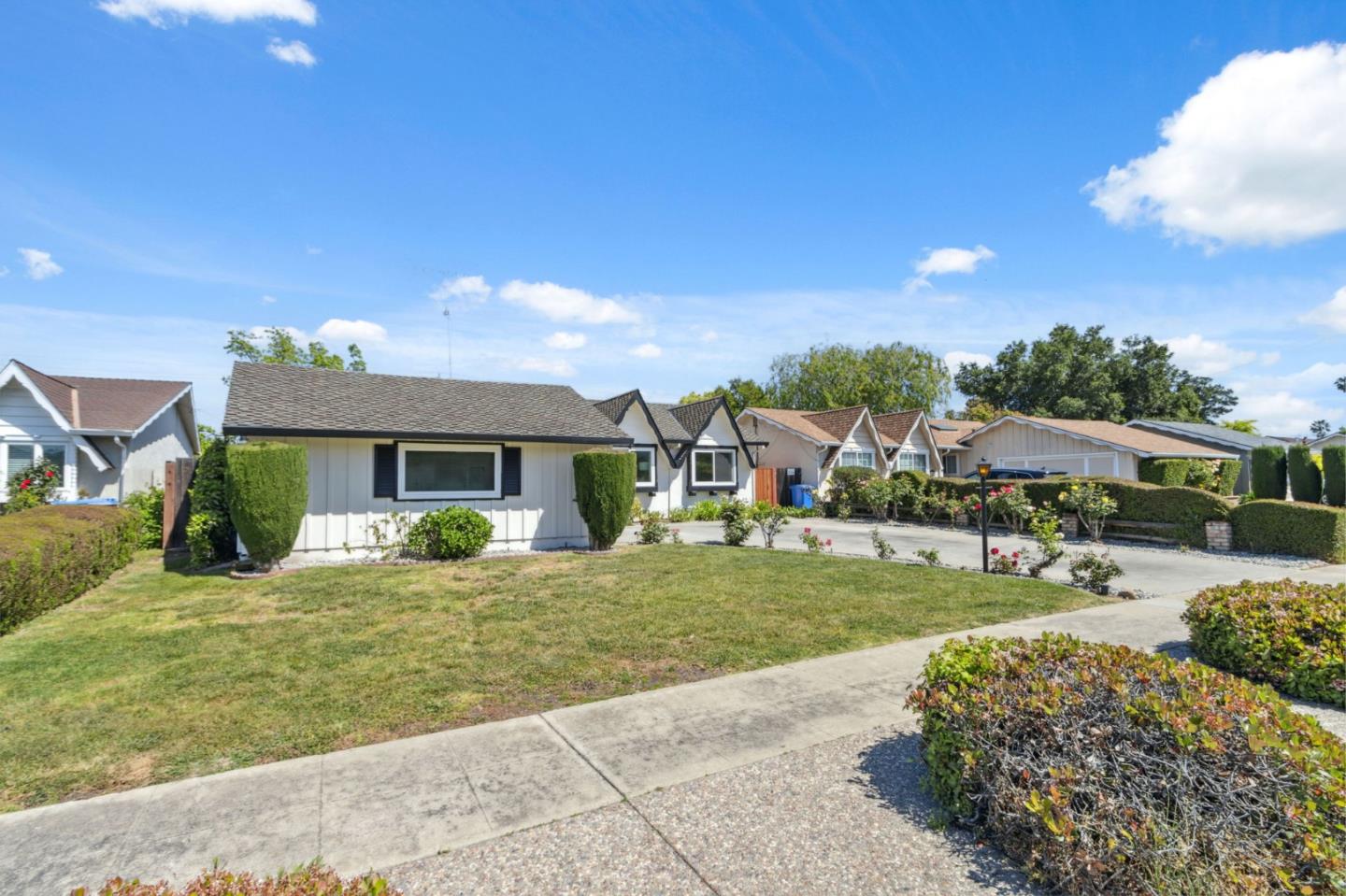 Detail Gallery Image 2 of 23 For 1334 S Blaney Ave, San Jose,  CA 95129 - 3 Beds | 2 Baths