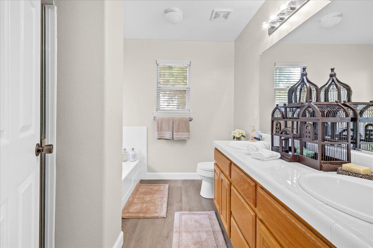 Detail Gallery Image 20 of 38 For 955 Valley Oak Dr, Hollister,  CA 95023 - 3 Beds | 2 Baths