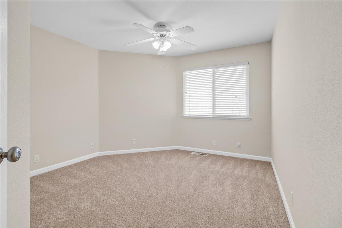 Detail Gallery Image 25 of 38 For 955 Valley Oak Dr, Hollister,  CA 95023 - 3 Beds | 2 Baths