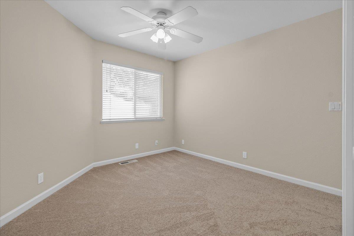 Detail Gallery Image 26 of 38 For 955 Valley Oak Dr, Hollister,  CA 95023 - 3 Beds | 2 Baths