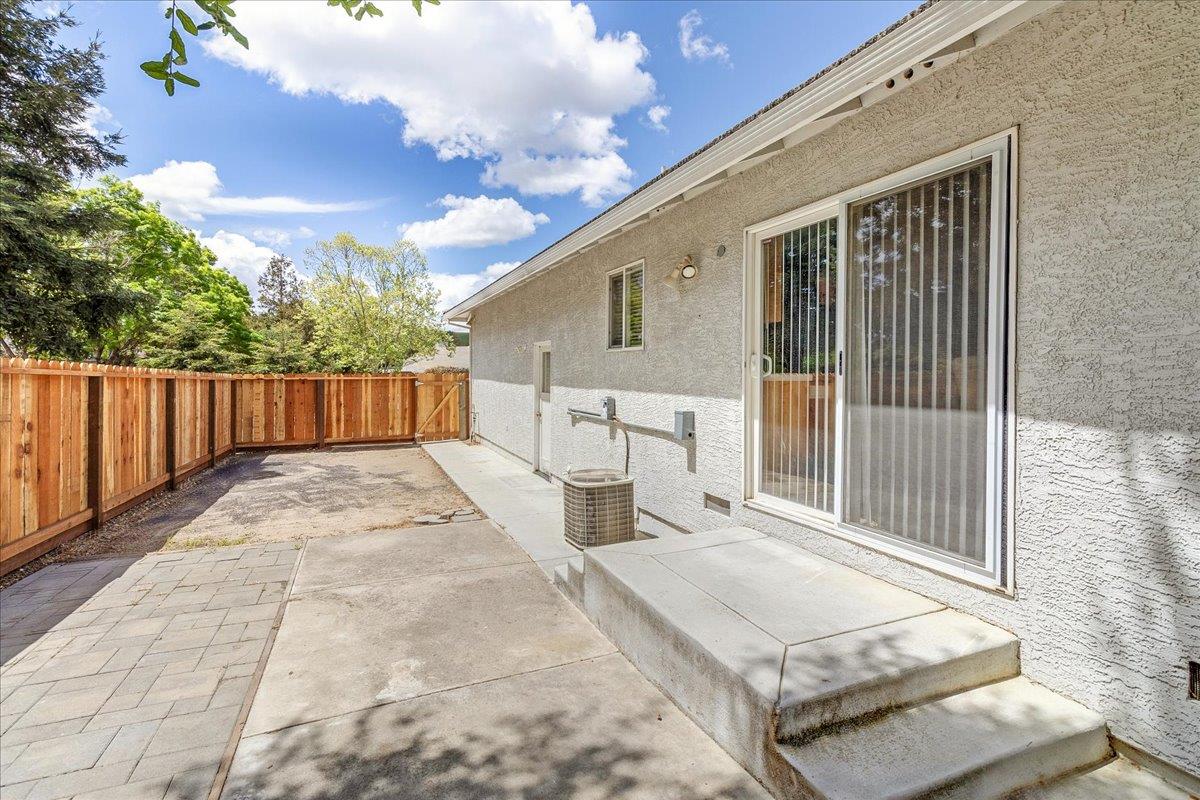 Detail Gallery Image 30 of 38 For 955 Valley Oak Dr, Hollister,  CA 95023 - 3 Beds | 2 Baths