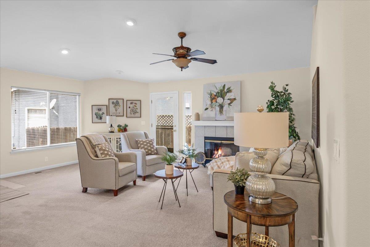 Detail Gallery Image 7 of 38 For 955 Valley Oak Dr, Hollister,  CA 95023 - 3 Beds | 2 Baths