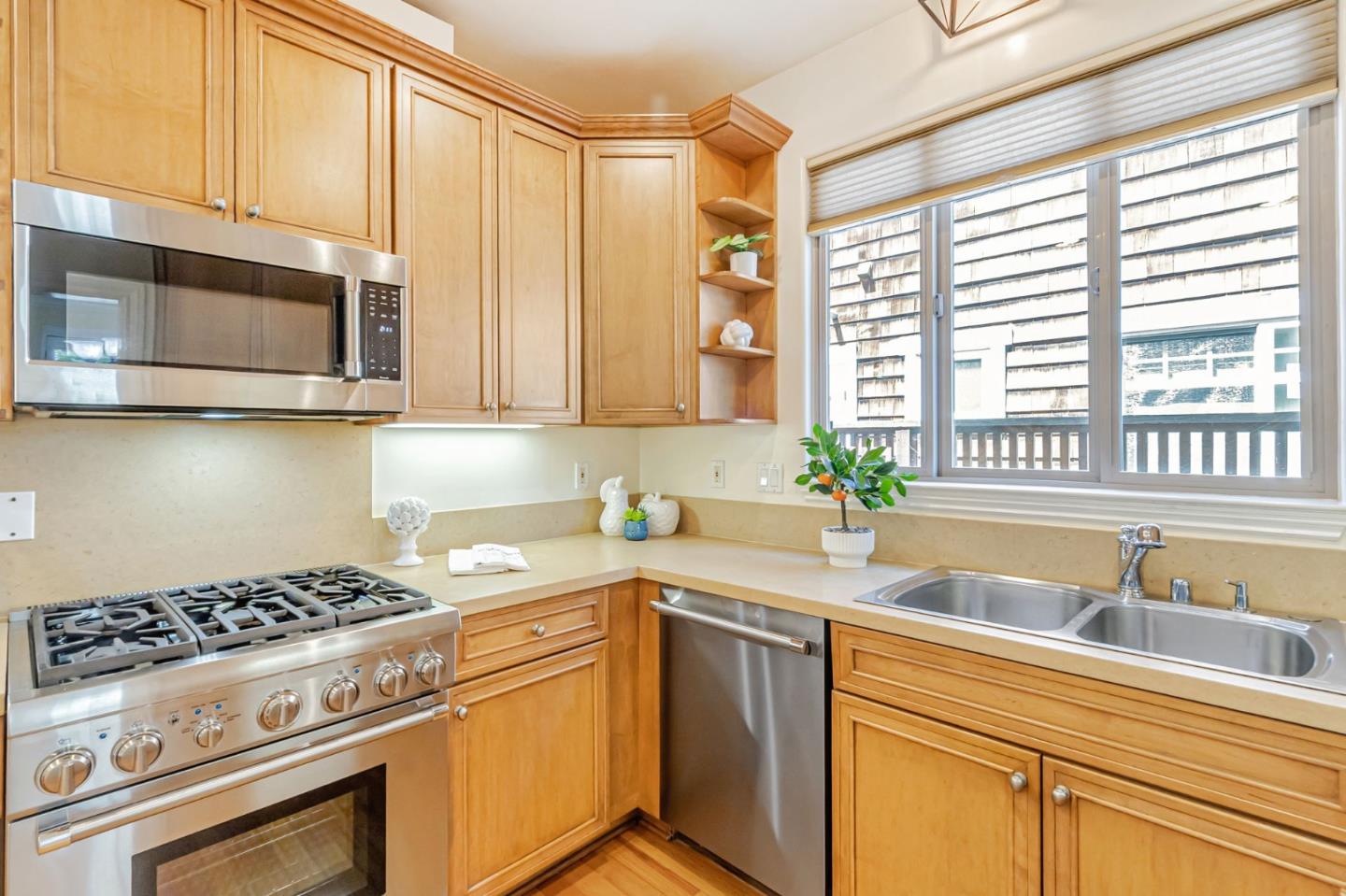Detail Gallery Image 22 of 75 For 878 Sierra Vista Ave, Mountain View,  CA 94043 - 4 Beds | 3 Baths