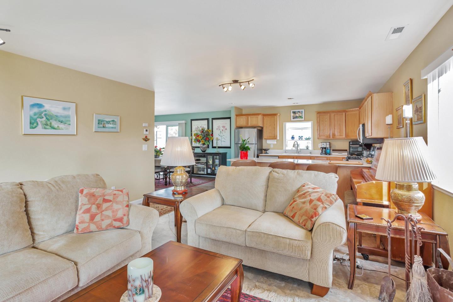 Detail Gallery Image 11 of 41 For 1336 Luxton St, Seaside,  CA 93955 - 3 Beds | 2 Baths