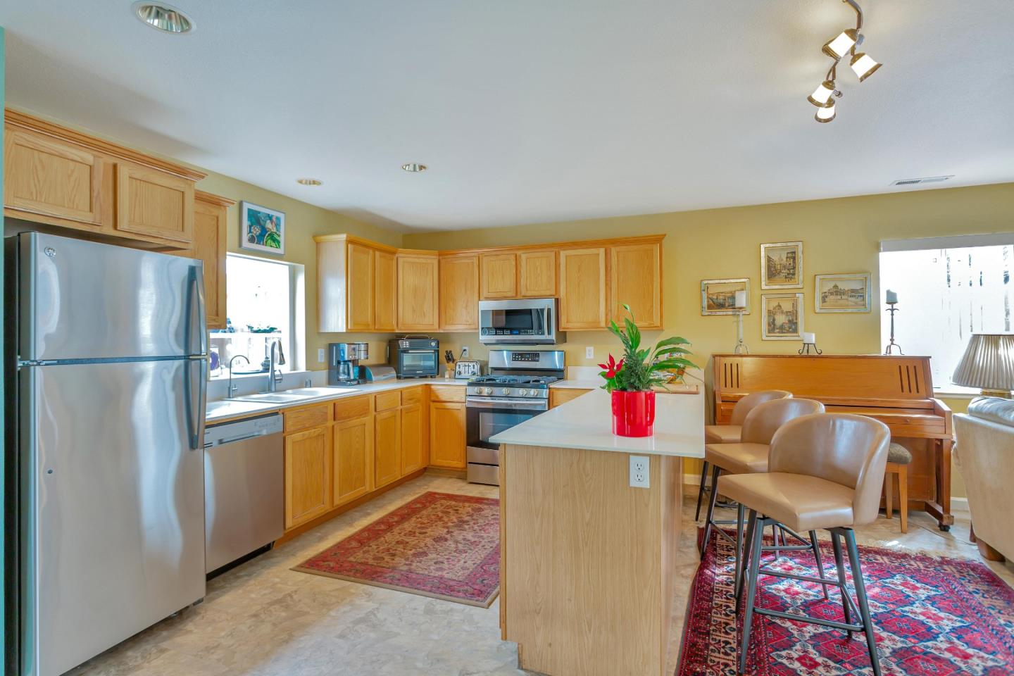 Detail Gallery Image 15 of 41 For 1336 Luxton St, Seaside,  CA 93955 - 3 Beds | 2 Baths