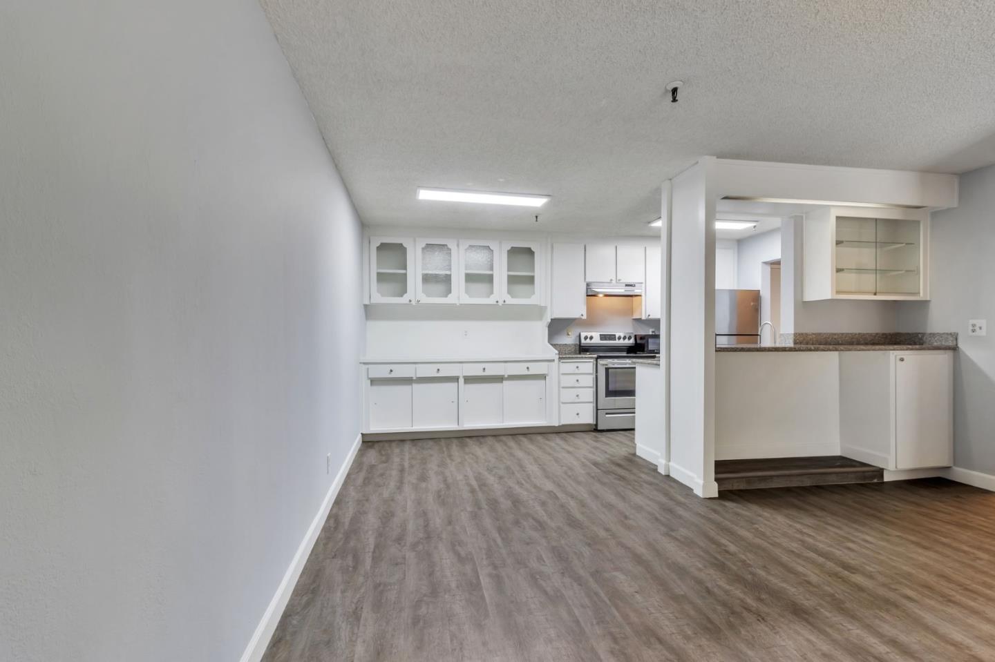 Detail Gallery Image 10 of 22 For 1830 Lakeshore Ave #109,  Oakland,  CA 94606 - 2 Beds | 2 Baths