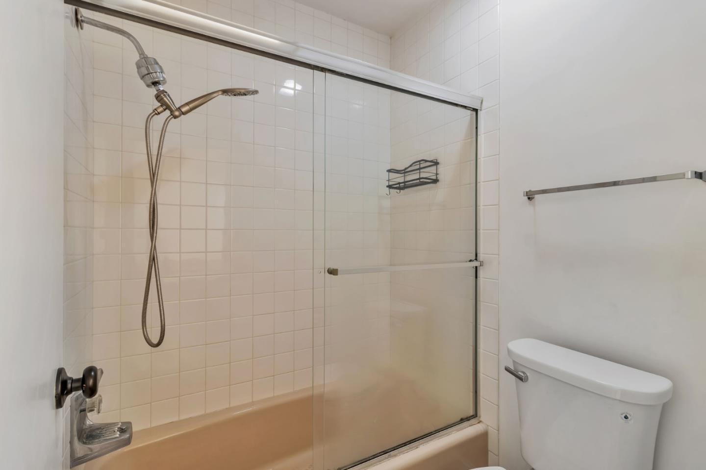 Detail Gallery Image 19 of 22 For 1830 Lakeshore Ave #109,  Oakland,  CA 94606 - 2 Beds | 2 Baths