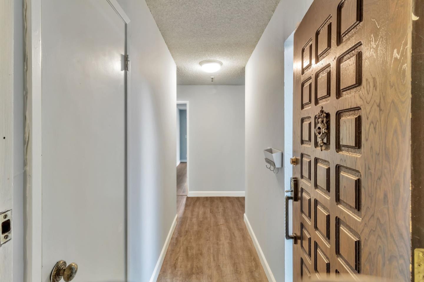 Detail Gallery Image 4 of 22 For 1830 Lakeshore Ave #109,  Oakland,  CA 94606 - 2 Beds | 2 Baths