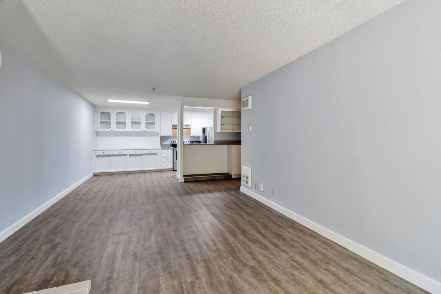 Detail Gallery Image 9 of 22 For 1830 Lakeshore Ave #109,  Oakland,  CA 94606 - 2 Beds | 2 Baths