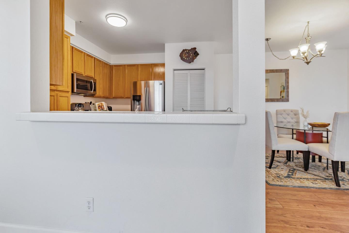 Detail Gallery Image 10 of 37 For 1400 El Camino Real #208,  South San Francisco,  CA 94080 - 2 Beds | 2 Baths
