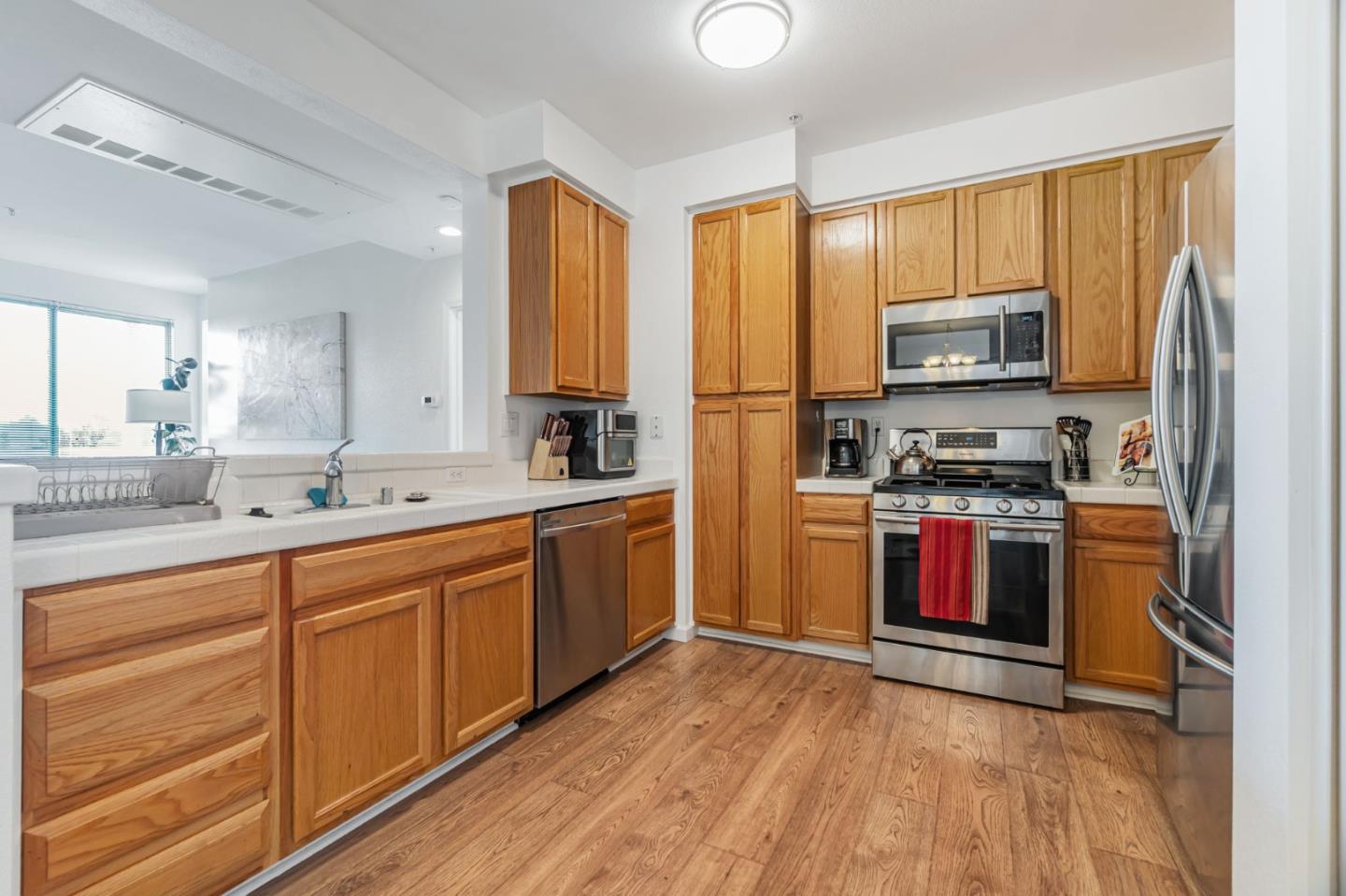 Detail Gallery Image 11 of 37 For 1400 El Camino Real #208,  South San Francisco,  CA 94080 - 2 Beds | 2 Baths