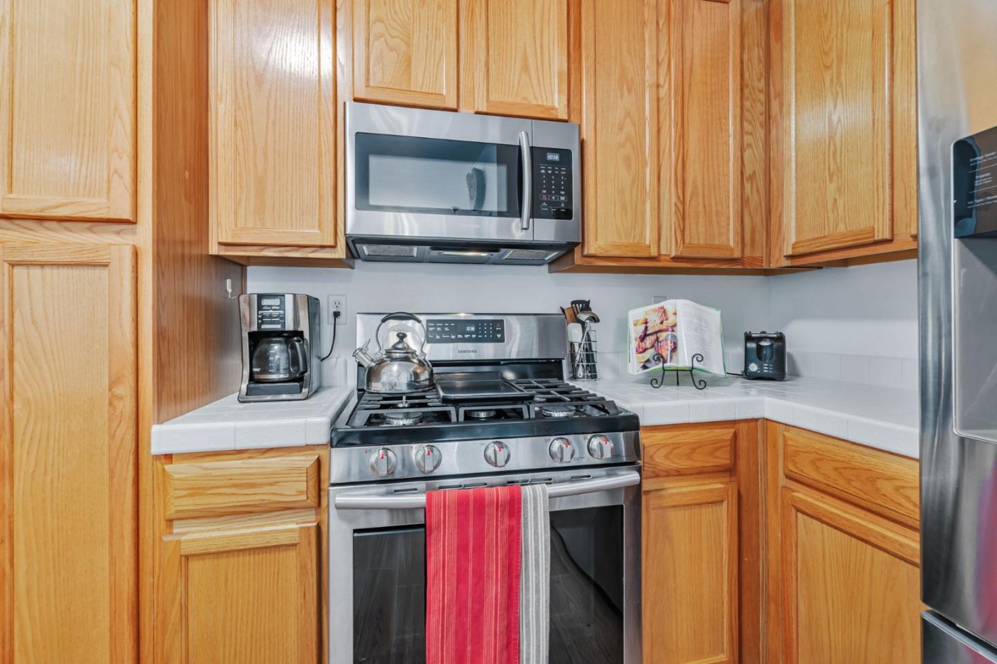 Detail Gallery Image 13 of 37 For 1400 El Camino Real #208,  South San Francisco,  CA 94080 - 2 Beds | 2 Baths
