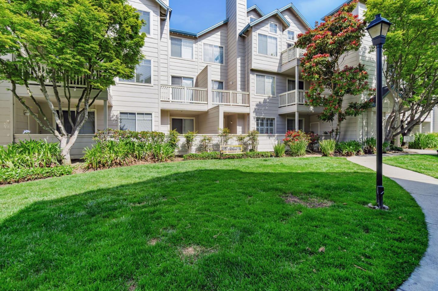Detail Gallery Image 2 of 37 For 1400 El Camino Real #208,  South San Francisco,  CA 94080 - 2 Beds | 2 Baths