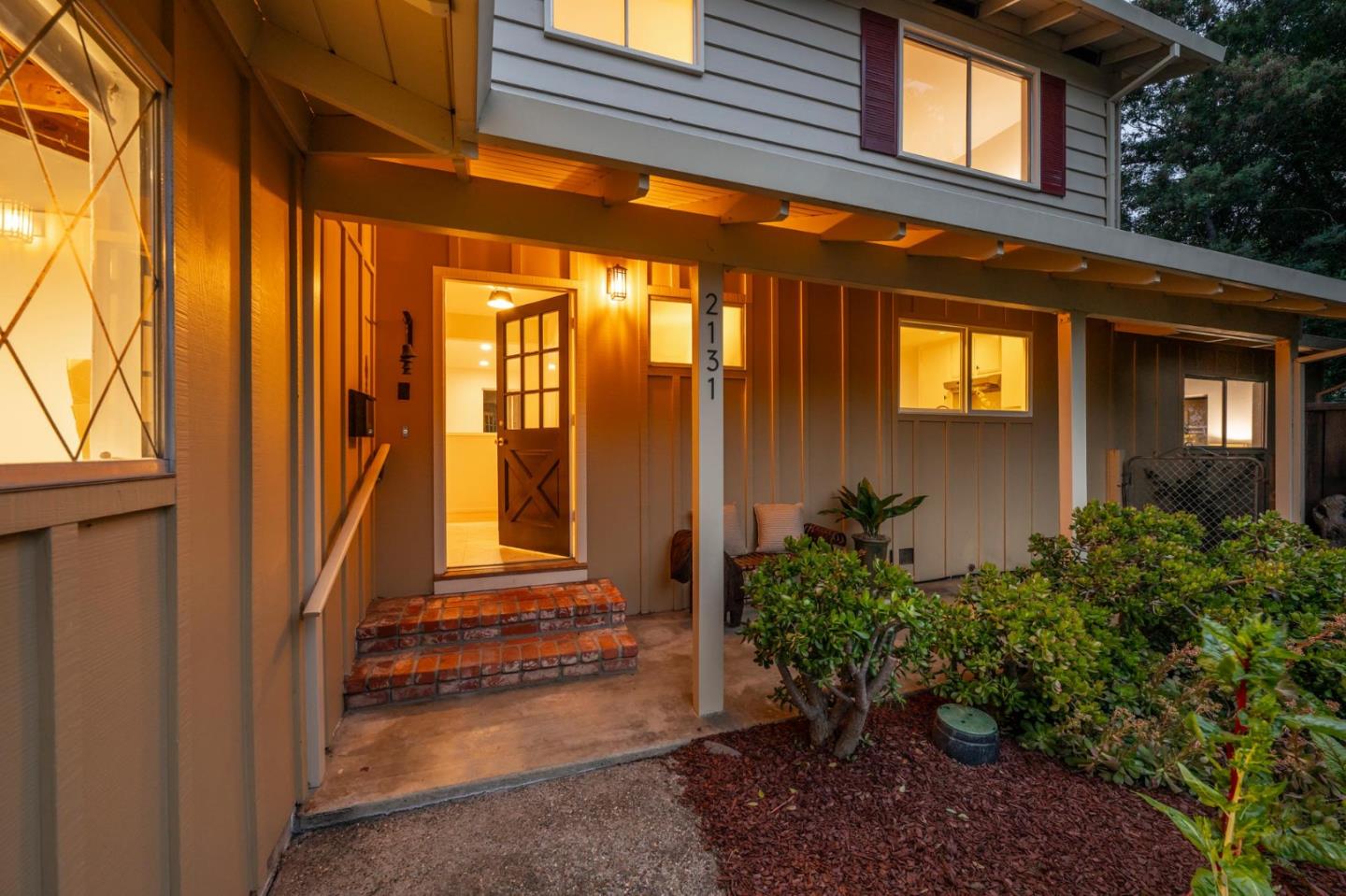 Detail Gallery Image 2 of 29 For 2131 Balmoral Ct, San Mateo,  CA 94403 - 4 Beds | 2/1 Baths